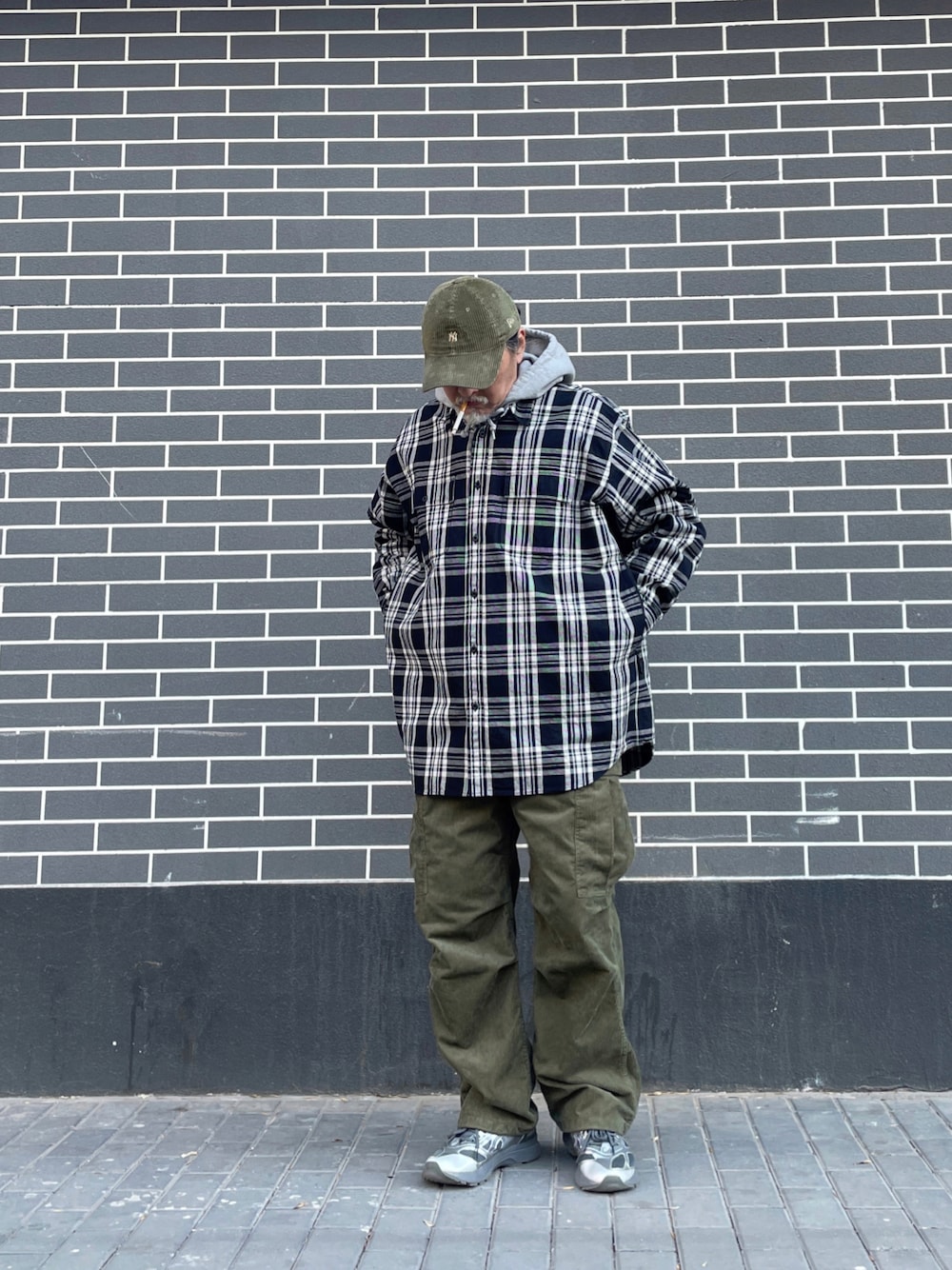 「ootd」｜「NEW ERAのNEW ERA × BEAMS / 別注 太畝コーデュロイ チビロゴ ベースボール キャップ（キャップ、ブラック系）」を使った、Kimさん（メンズ・171cm）の冬コーディネートの1枚目の写真