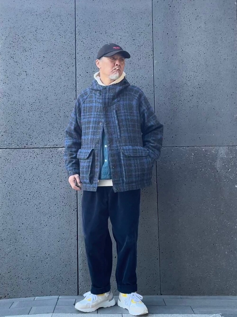 「ootd」｜「PALACEのアイテム（キャップ、ブラック系）」を使った、Kimさん（メンズ・171cm）の冬コーディネートの1枚目の写真