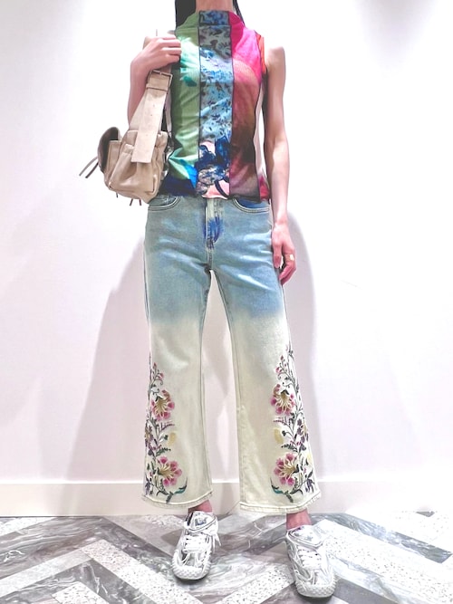 デシグアル] フラワー刺繍 グラデーションデニムパンツ デシグアル