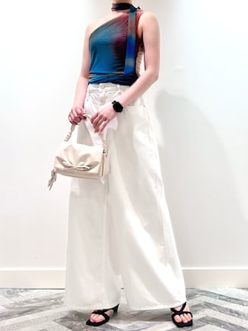「Desigual（デシグアル）のアイテム（パンツ）」を使った、Desigual 神戸阪急 STAFFさん（レディース・168cm）の夏コーディネート