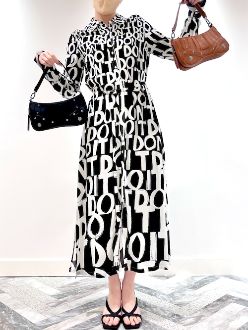 Desigual（デシグアル） ワンピース TRIPOLIJV レタリングプリント