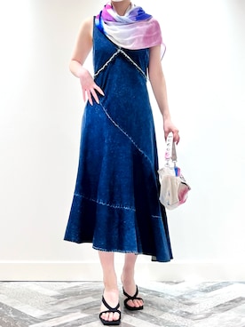 「アイテム（ストール/ショール）」を使った、Desigual 神戸阪急 STAFFさん（レディース・168cm）の夏コーディネート