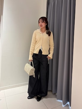 「SENSE OF PLACE by URBAN RESEARCH（センスオブプレイスバイアーバンリサーチ）のデニムライクスラックス（デニムパンツ、ブラック系）」を使った、akariさん（レディース・157cm）の春コーディネート