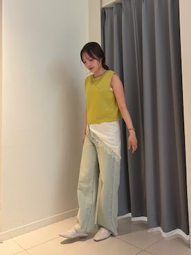 「SENSE OF PLACE by URBAN RESEARCH(センスオブプレイスバイアーバンリサーチ)の『洗濯可』リネンタッチクロップドセーター(ニット/セーター、イエロー系)」を使った、akariさん(レディース・157cm)の夏コーディネート