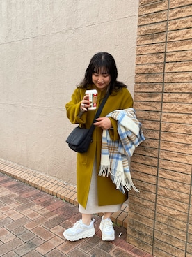 「オリーブ色」｜「アイテム（ノーカラーコート）」を使った、IKUMIさん（レディース・153cm）の冬コーディネート