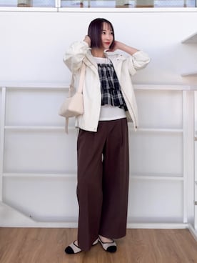 「SHOO・LA・RUE（シューラルー）の【防花粉/SS-3L】かわいいもかっこいいも叶える 欲張りマウンテンパーカ（ブルゾン、ホワイト系）」を使った、chikaさん（レディース・160cm）の春コーディネート