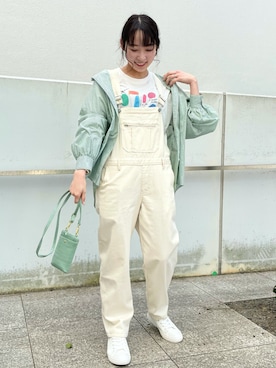 「ホワイトデニム」｜「アイテム（オールインワン・サロペット）」を使った、chikaさん（レディース・160cm）の春コーディネート