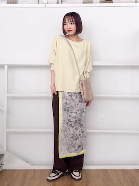 「SHOO・LA・RUE（シューラルー）の大判プリントスカーフ（88×88cm）（バンダナ/スカーフ、イエロー系）」を使った、chikaさん（レディース・160cm）の春コーディネート