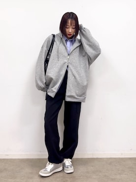 「SHOO・LA・RUE（シューラルー）の【セットアップ可/S-LL/なめらかタッチ】オーバーサイズゆるパーカ（パーカー、グレー系）」を使った、chikaさん（レディース・160cm）の春コーディネート