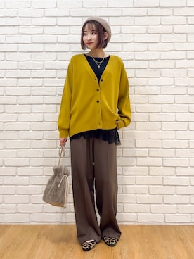 「SHOO・LA・RUE（シューラルー）の【毛玉になりにくい/S-LL/洗濯機可/体型カバー】Vネックゆったりカーディガン（カーディガン/ボレロ、イエロー系）」を使った、chikaさん（レディース・160cm）の秋コーディネート
