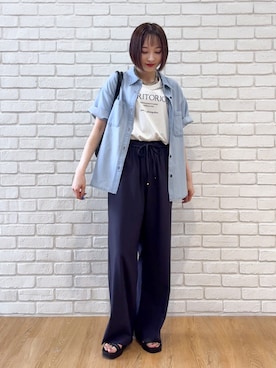 「SHOO・LA・RUE（シューラルー）の【セットアップ可/S-LL】ライトオンスデニム 5分袖シャツ（シャツ/ブラウス、ブルー系）」を使った、chikaさん（レディース・160cm）の夏コーディネート