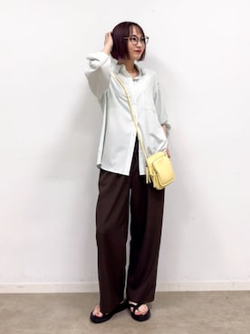 「SHOO・LA・RUE（シューラルー）のスクエアミニショルダーバッグ（ショルダーバッグ、イエロー系）」を使った、chikaさん（レディース・160cm）の春コーディネート