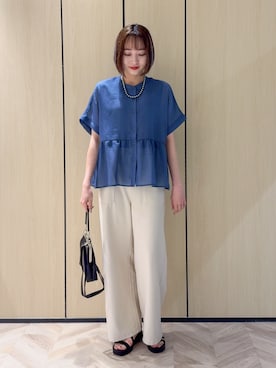 「SHOO・LA・RUE（シューラルー）の【体型カバー/洗濯機可】二の腕とお腹周りが隠せる シアーペプラムブラウス（シャツ/ブラウス、ブルー系）」を使った、chikaさん（レディース・160cm）の夏コーディネート