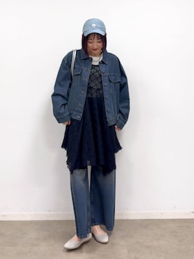 「SHOO・LA・RUE（シューラルー）の【SHOO・LA・RUE DENIM】体型カバーにも バギーワイドパンツ（デニムパンツ、ブルー系）」を使った、chikaさん（レディース・160cm）の春コーディネート