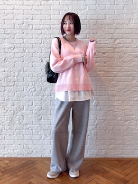 「SHOO・LA・RUE（シューラルー）の【2点セット/S-LL】時短で決まる もちもちハイネックニット+裾シャツインナー（ニット/セーター、グレー系）」を使った、chikaさん（レディース・160cm）の春コーディネート