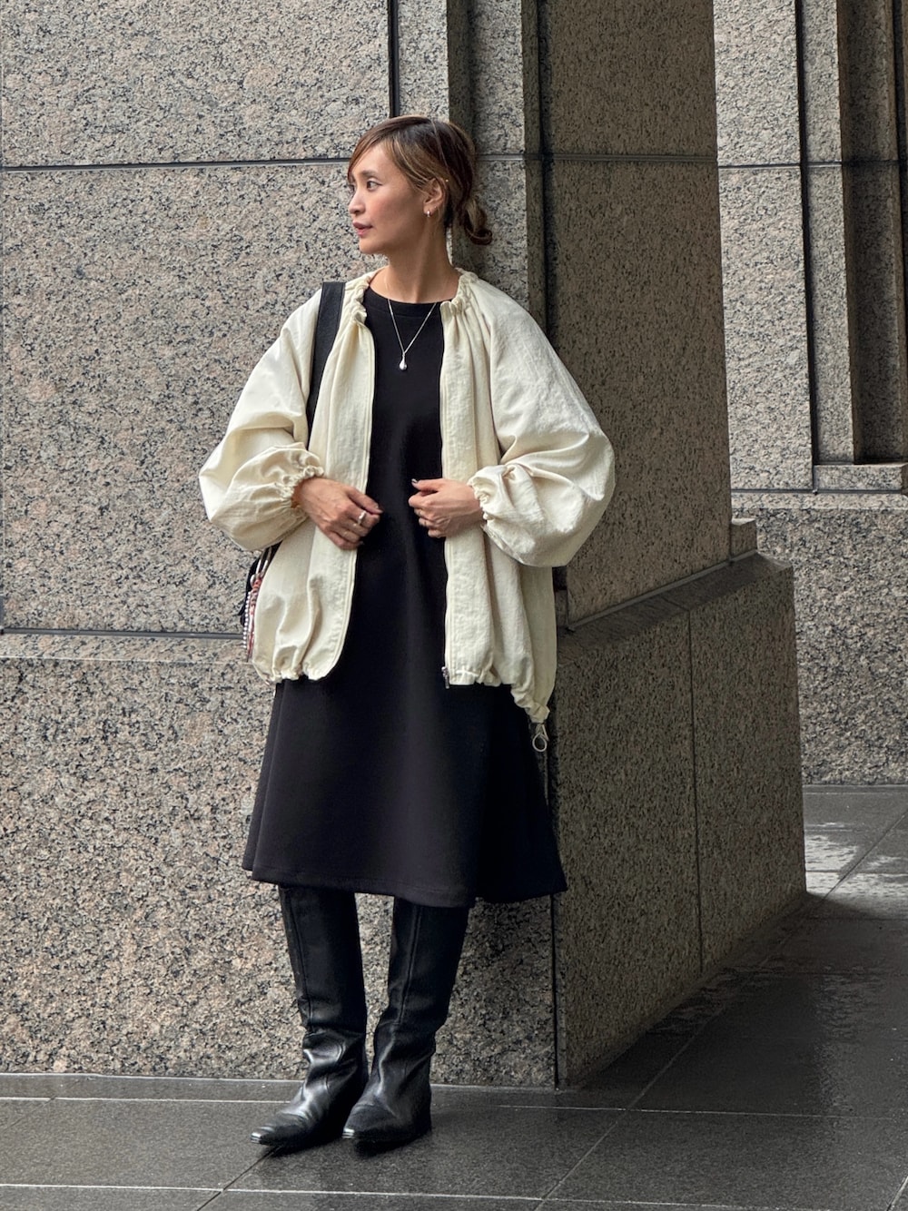 BEARDSLEY ギャザー ノーカラー ブルゾン ネイビー BEARDSLEY（ビアズリー）の「《LIVETART》ノーカラージャケット（ノー