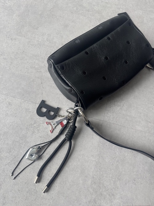 ビアズリー beardsley ブラック ショルダーボディバッグ ビアズリー BEARDSLEY レザーボディバッグ （black） -靴