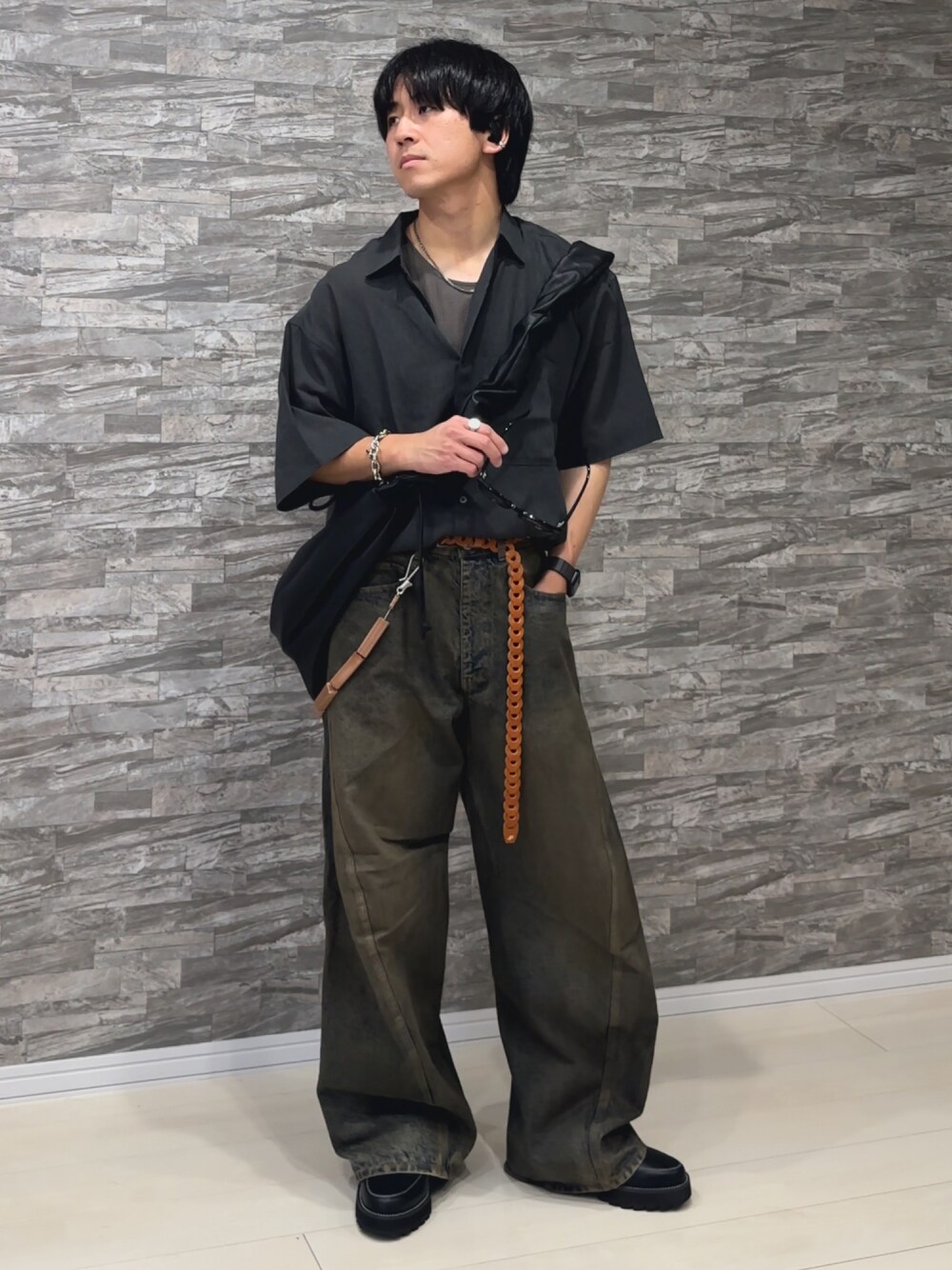 「Hender Schemeのblock wallet chain（ウォレットチェーン、ベージュ系）」を使った、ひかるさん（メンズ・173cm）の夏コーディネートの1枚目の写真