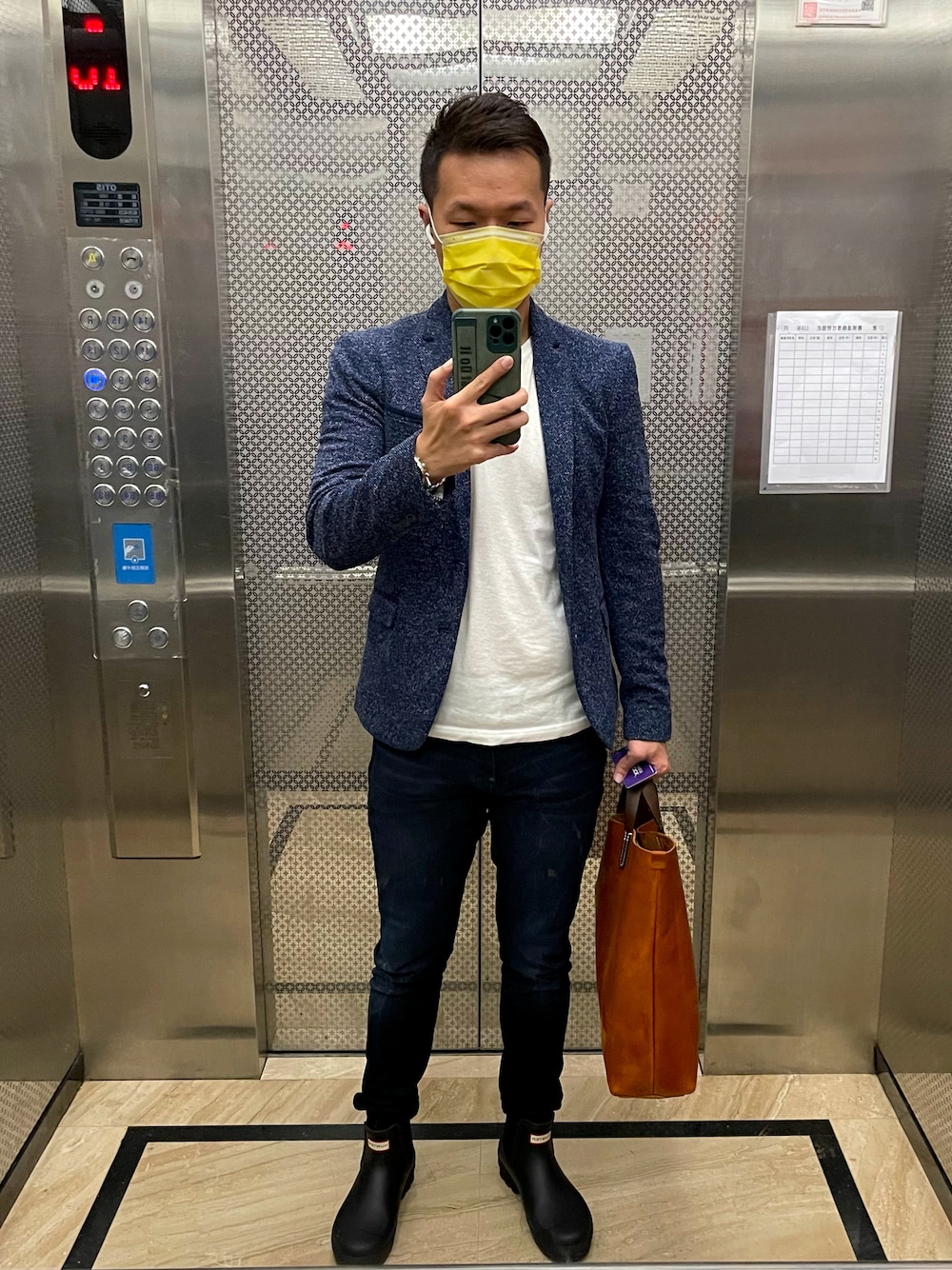 「ZARA MANのアイテム（テーラードジャケット、ブルー系）」を使った、stanleyjuanさん（メンズ・174cm）の秋コーディネートの1枚目の写真