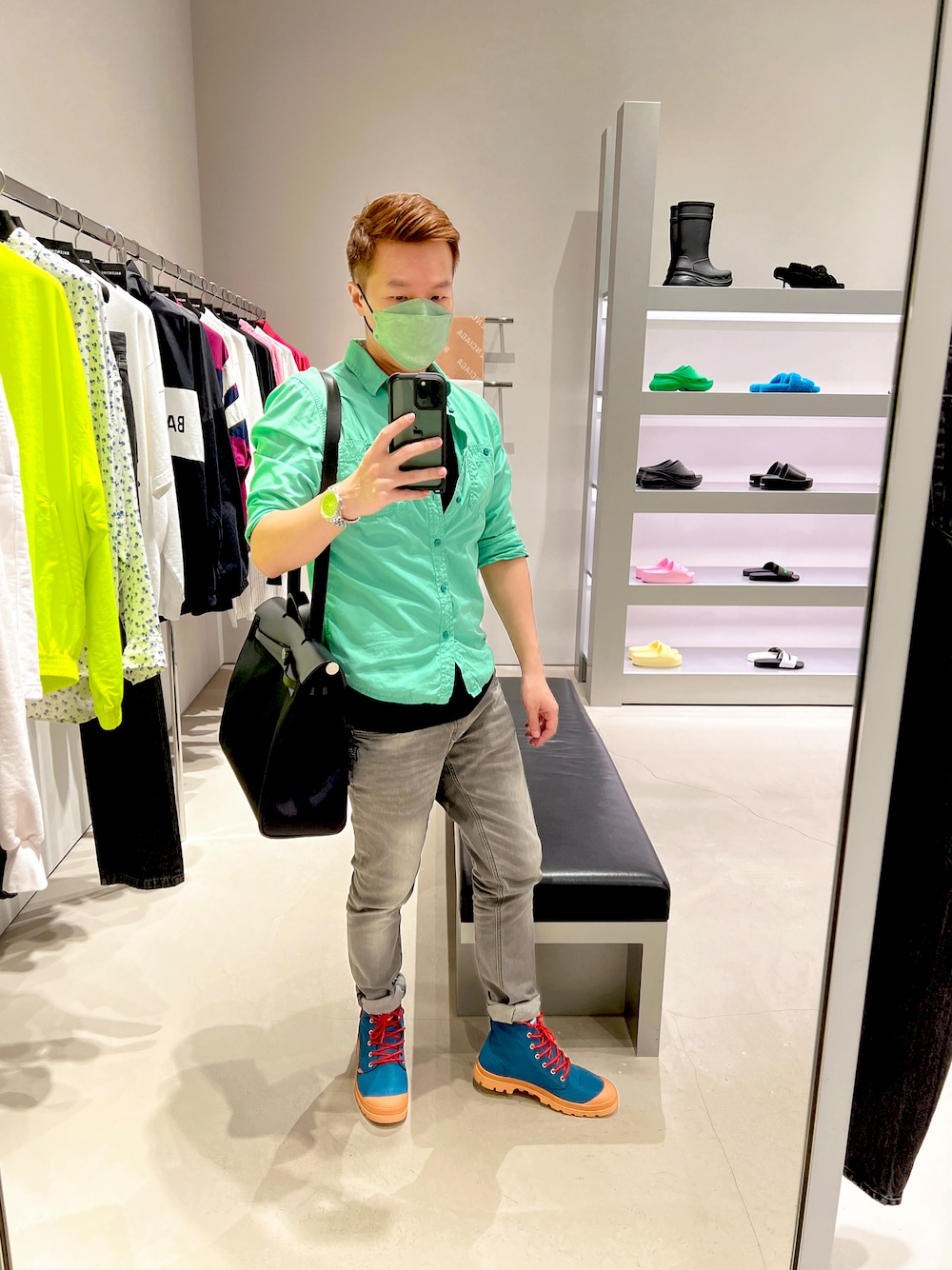 「PALLADIUMのアイテム（その他シューズ、ブルー系）」を使った、stanleyjuanさん（メンズ・174cm）の秋コーディネートの1枚目の写真