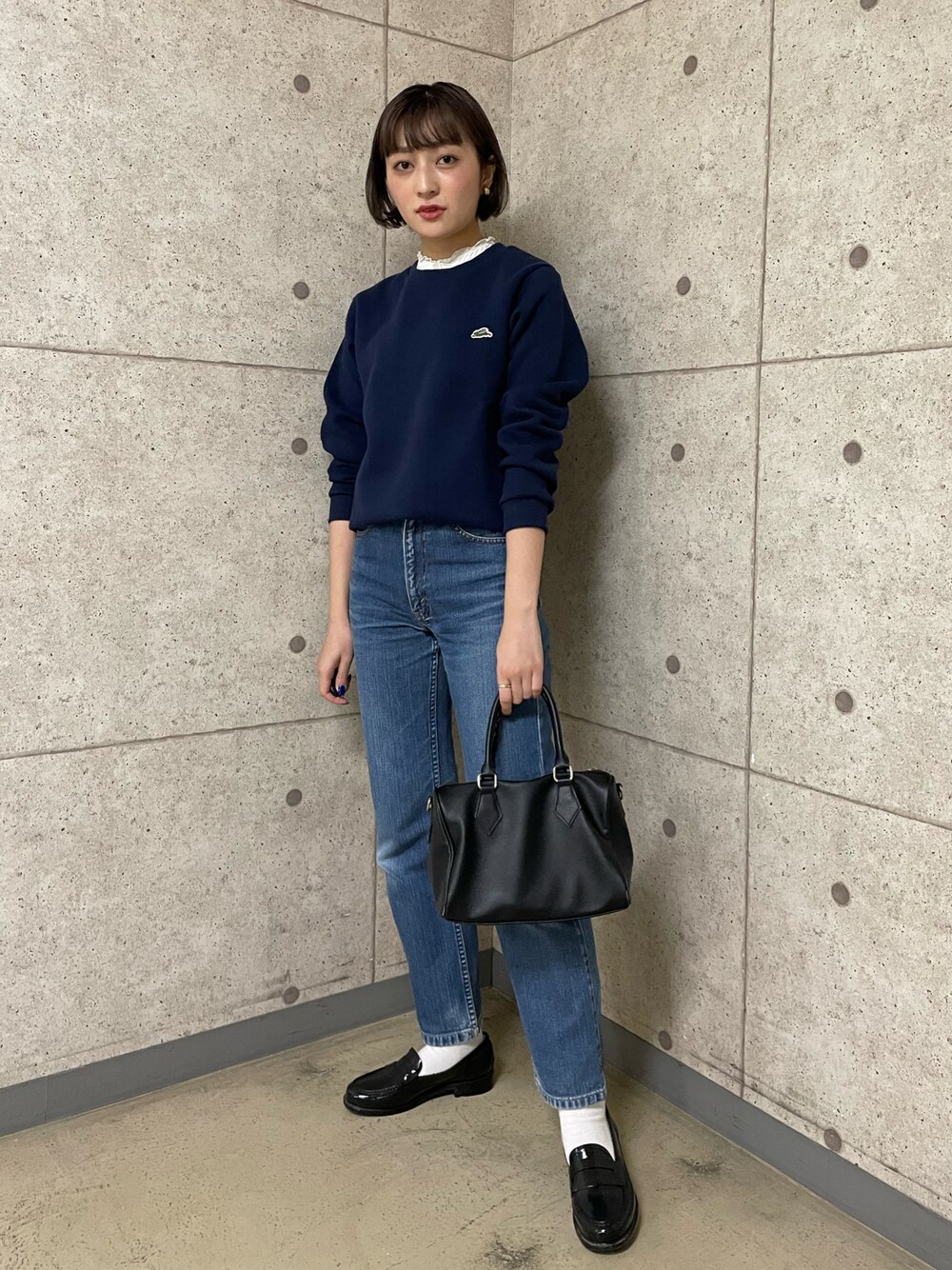 「古着、スウェット、ローファー、リーバイス、デニムパンツ、Levi's、つけ襟、KRIFF MAYER、キッズサイズ、クリフメイヤー」｜「KRIFF MAYER Kid's Collectionのあたたかクルー（スウェット、ブルー系）」を使った、Risaさん（レディース・163cm）の秋コーディネートの1枚目の写真