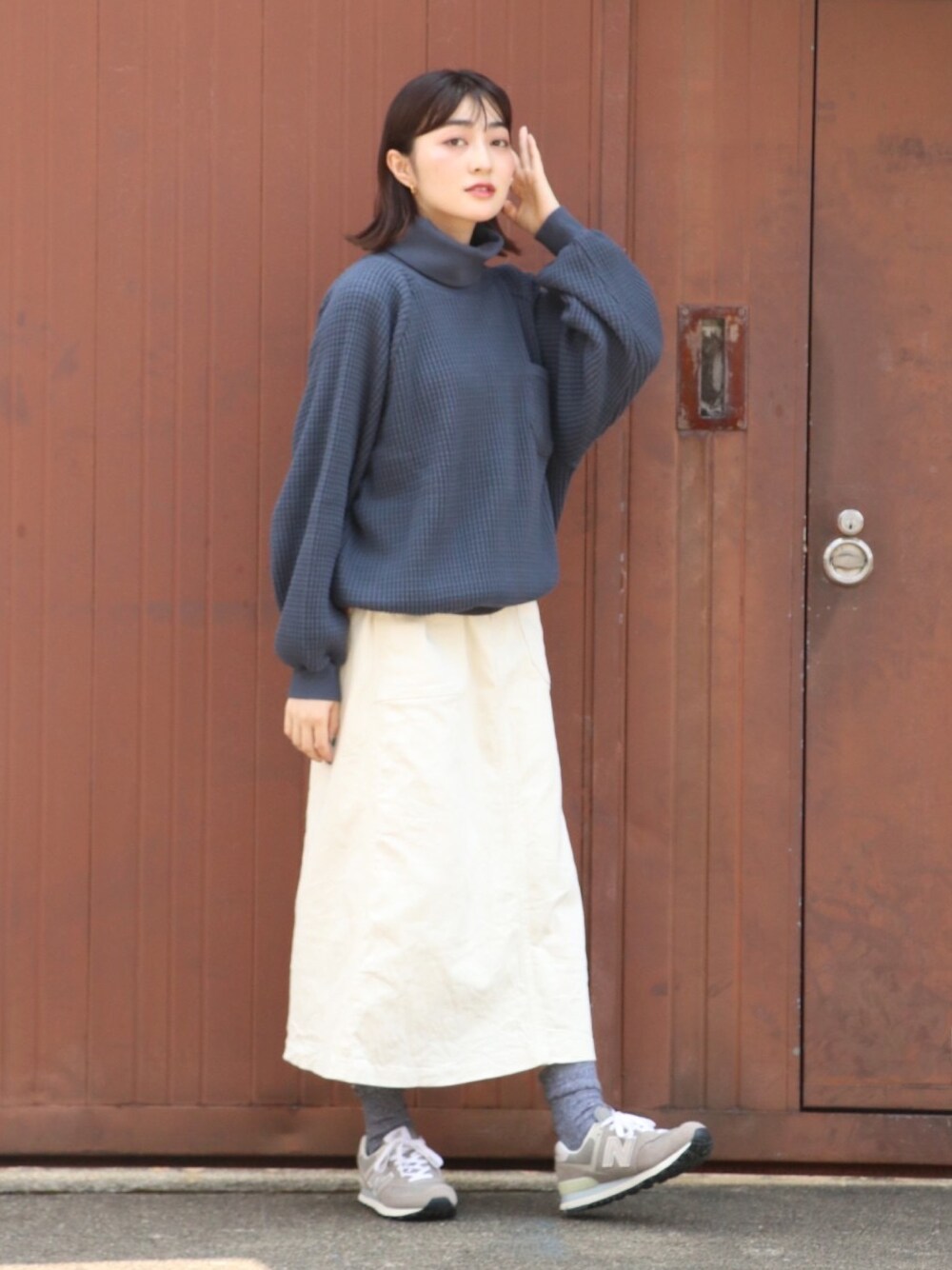 「KRIFF MAYER Lady's Collectionのヘビーワッフルタートルクルー（ニット/セーター、ブルー系）」を使った、Risaさん（レディース・163cm）の秋コーディネートの1枚目の写真