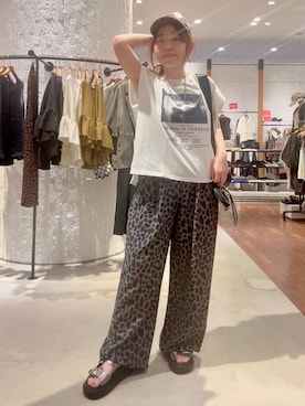 「LEPSIM（レプシィム）のレオパード柄パンツ　1043170（その他パンツ、グレー系）」を使った、minkey0309さん（レディース・154cm）の夏コーディネート