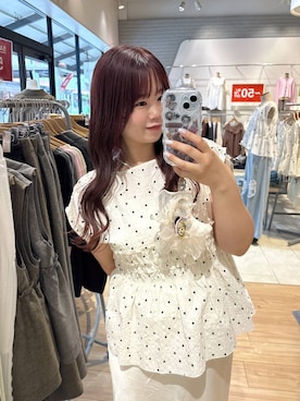 「LOWRYS FARM（ローリーズファーム）のストレッチサテンスカート　 290120（スカート、ホワイト系）」を使った、nanoさん（レディース・152cm）の夏コーディネート