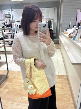 「LOWRYS FARM（ローリーズファーム）のストレッチサテンスカート　 290120（スカート、ブラック系）」を使った、nanoさん（レディース・152cm）の秋コーディネート