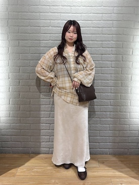 「LOWRYS FARM（ローリーズファーム）のストレッチサテンスカート　 290120（スカート、ホワイト系）」を使った、nanoさん（レディース・152cm）の春コーディネート