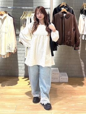 「LOWRYS FARM（ローリーズファーム）の【500mlペットボトル収納可】フラップショルダーＢＡＧ 1046881（ショルダーバッグ、ブラック系）」を使った、nanoさん（レディース・152cm）の秋コーディネート