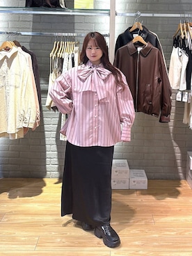 「LOWRYS FARM（ローリーズファーム）のストレッチサテンスカート　 290120（スカート、ブラック系）」を使った、nanoさん（レディース・152cm）の秋コーディネート