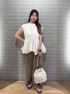 「LOWRYS FARM（ローリーズファーム）のドッキングペプラムノースリーブ　1032148（Tシャツ/カットソー、ホワイト系）」を使った、nanoさん（レディース・152cm）の夏コーディネート