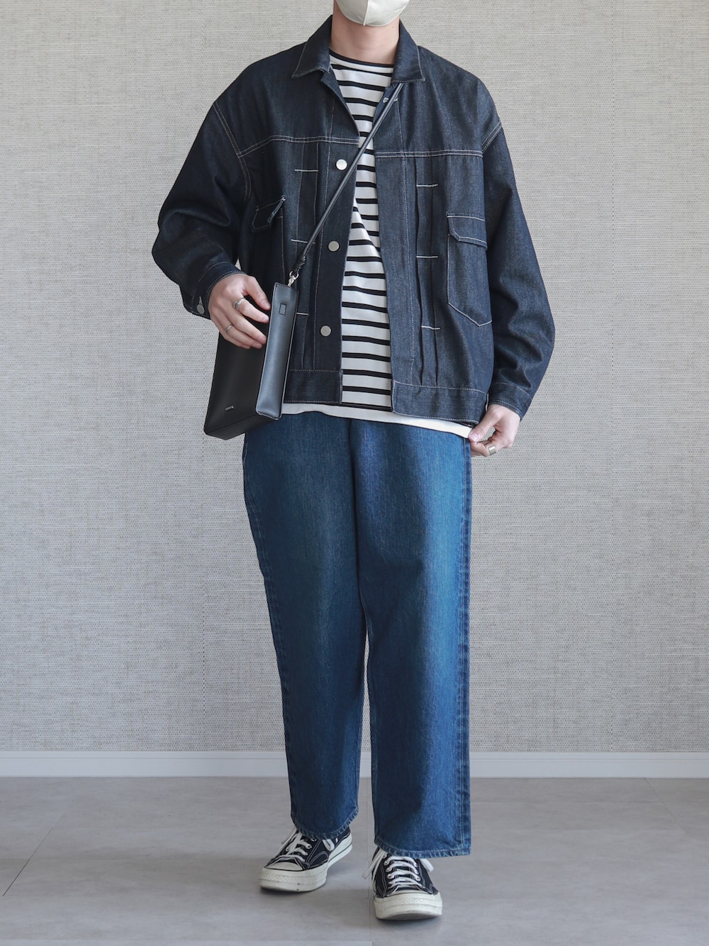 「春服デビュー宣言、デニム、ボーダー、デニムジャケット、デニムパンツ、ワイドパンツ、サコッシュ、バッグ、HARE、コンバース、converse、スニーカー、CIOTA、BEAUTY&YOUTH UNITED ARROWS、WYM」｜「BEAUTY&YOUTH UNITED ARROWSのBY クリスピー ワイド バスク/カットソー（Tシャツ/カットソー、ブラック系）」を使った、Laitoさん（メンズ・169cm）の春コーディネートの1枚目の写真