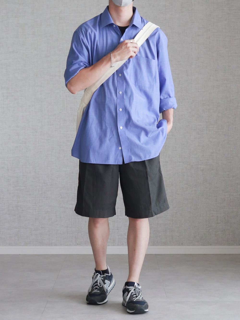 「WEARyouthコーデ、夏だ！Tシャツ着よう！、ハーフパンツ、短パン、UNIQLO、青シャツ、スニーカー、スニーカーコーデ、シンプルコーデ、古着、大人カジュアル、夏コーデ、シャツスタイル、プチプラ、いいね、save、フォローお願いします🤑」｜「Franco de NiroのFranco de Niro 青シャツ LLsize（シャツ/ブラウス、ブルー系）」を使った、Laitoさん（メンズ・169cm）の夏コーディネートの1枚目の写真