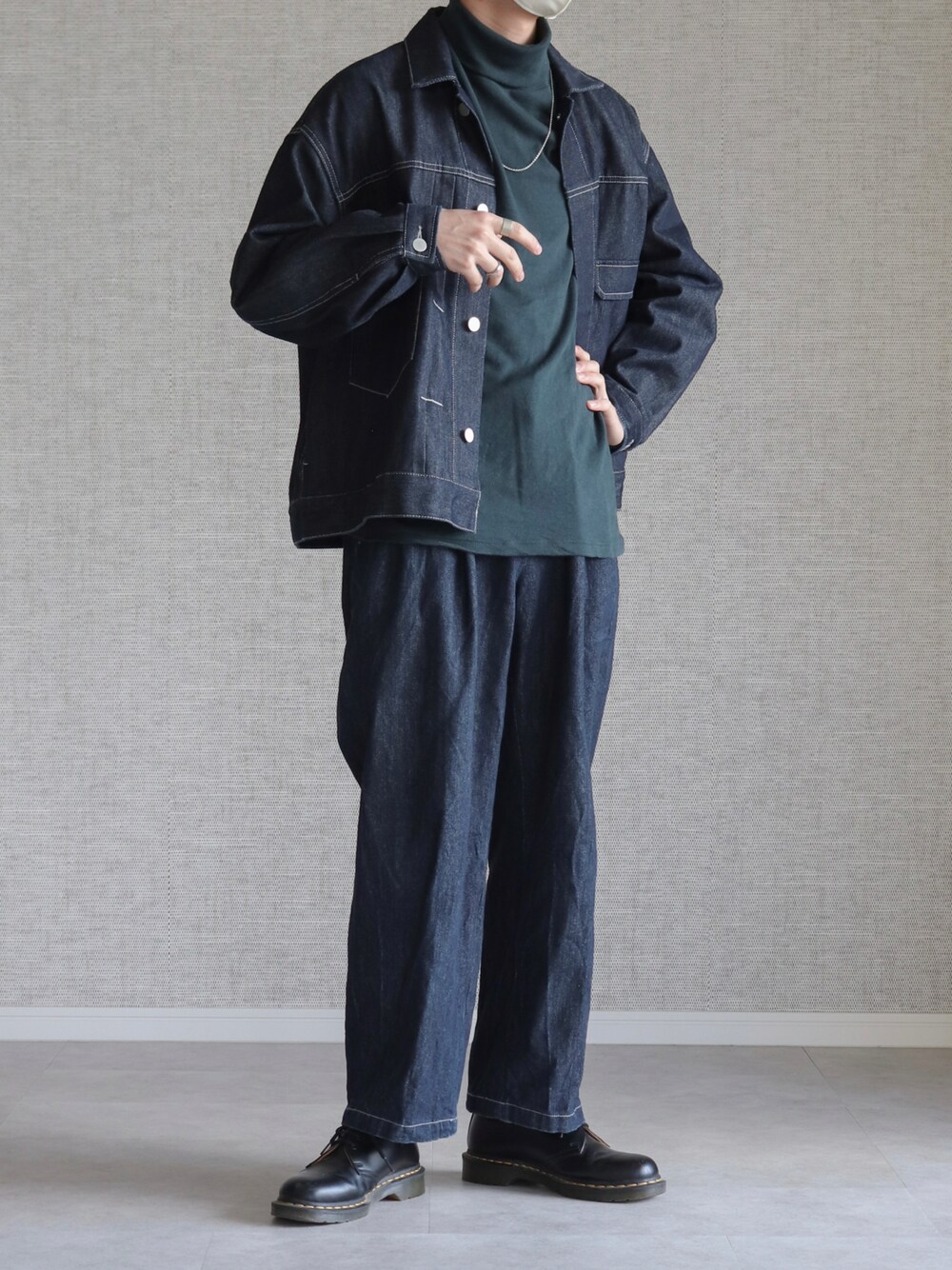 「私の推しブランド、WYM、タートルネック、Dr.Martens、デニム、セットアップ、メンズファッション、春コーデ、革靴、オトナカジュアル、カジュアルコーデ」｜「WYM LIDNMの【WYM LIDNM】HEAVY OZ WIDE DENIM SET-UP（セットアップ、ブルー系）」を使った、Laitoさん（メンズ・169cm）の冬コーディネートの1枚目の写真