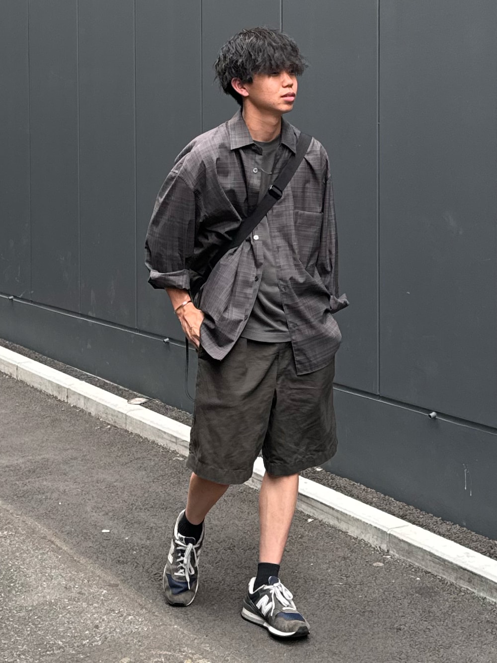「LIDNMのSuper130s CHECK SHIRT（シャツ/ブラウス、グリーン系）」を使った、Laitoさん（メンズ・169cm）の秋コーディネートの1枚目の写真