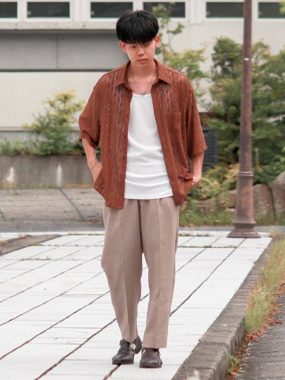 「このスタイルがお気に入り、レース、レースシャツ、タンクトップ、Steven Alan、グルカサンダル、サンダル、夏コーデ、プチプラ、休日スタイル、シンプルコーデ、ビッグシルエット、レイヤードスタイル、淡色コーデ、お出かけコーデ」｜「Steven Alanの＜Steven Alan＞ TW BOIL 2PLEATED MORE TAPERED PANTS/パンツ（スラックス、ベージュ系）」を使った、Laitoさん（メンズ・169cm）の夏コーディネートの1枚目の写真
