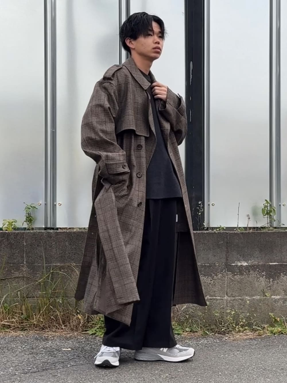 「冬コーデ、クリスマスに着たい服、マイベストコーデ2024、ニット、休日スタイル、ロングコート、きれいめカジュアル、冬アウター、ワイドパンツ、stein、EMMA  CLOTHES、WYM」｜「steinのoversized trench coat stein 21aw トレンチコート（トレンチコート、ブラウン系）」を使った、Laitoさん（メンズ・169cm）の冬コーディネートの1枚目の写真