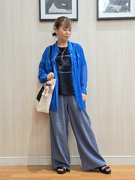 「SHOO・LA・RUE（シューラルー）の【洗濯機可】ダブルポケット 楊柳しぼしぼシアーシャツ（シャツ/ブラウス、ブルー系）」を使った、さおさん（レディース・154cm）の夏コーディネート