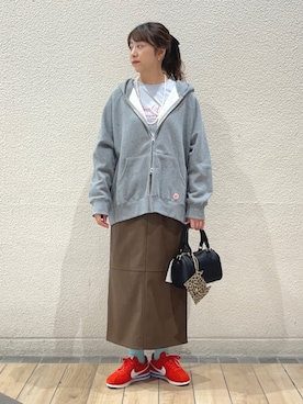 「アイテム（財布）」を使った、鞠子さん（レディース・158cm）の秋コーディネート