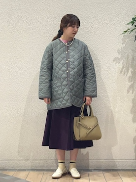 「アイテム（スカート、パープル系）」を使った、鞠子さん（レディース・158cm）の秋コーディネート