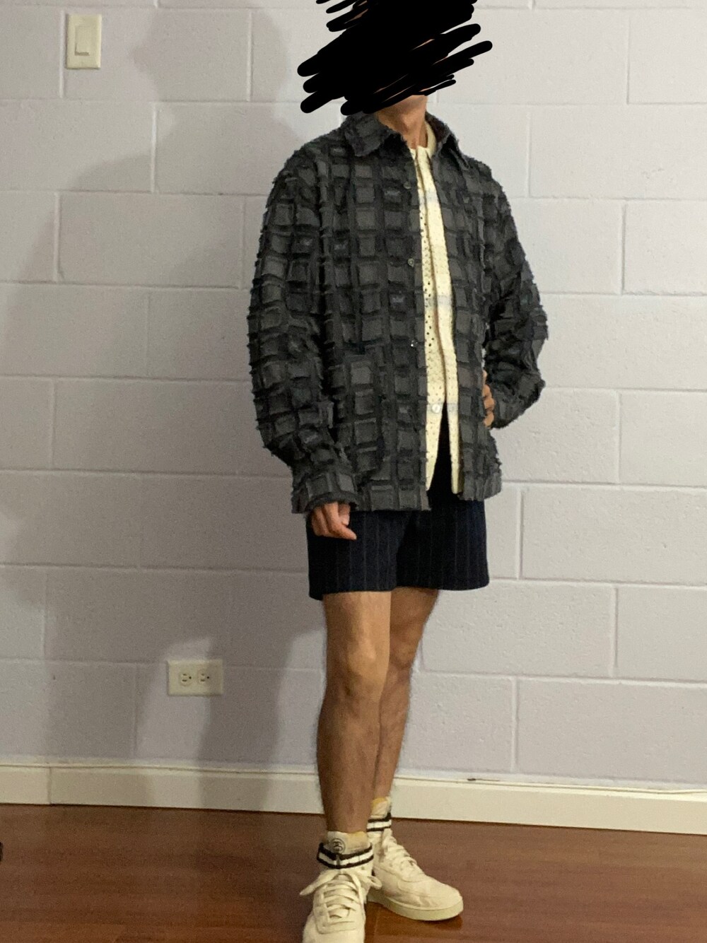 「kith、NIKE」｜「KITHのアイテム（シャツ/ブラウス、ブラック系）」を使った、Kith Su Kithさん（メンズ・160cm）の夏コーディネートの1枚目の写真