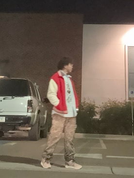 「アイテム（その他アウター、レッド系）」を使った、Kith Su Kithさん（メンズ・160cm）の冬コーディネート