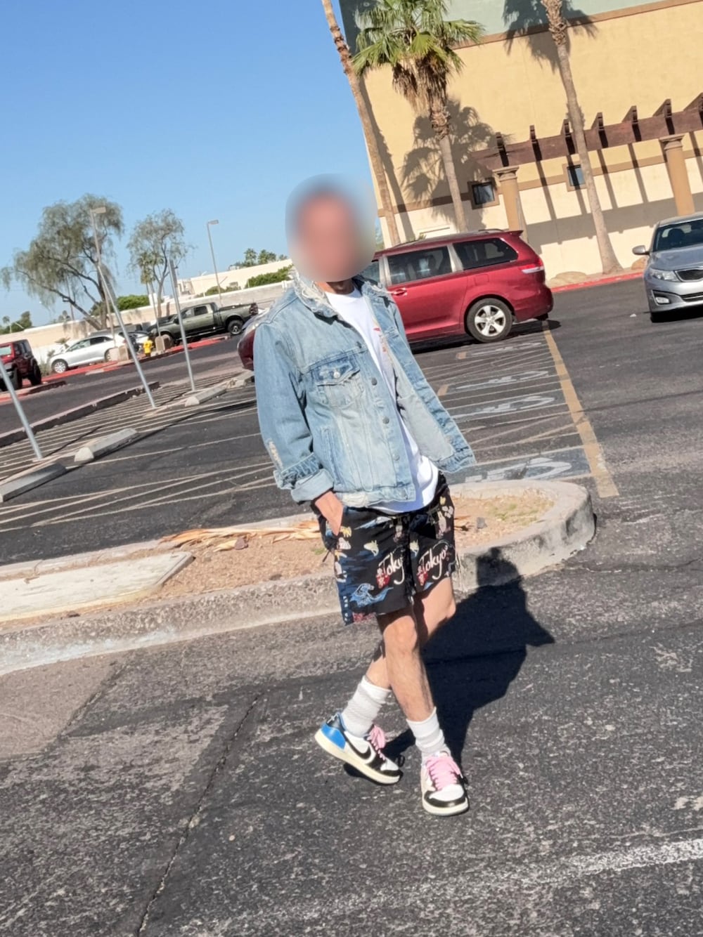 「NIKEのアイテム（スニーカー、その他）」を使った、Kith Su Kithさん（メンズ・160cm）の春コーディネートの1枚目の写真
