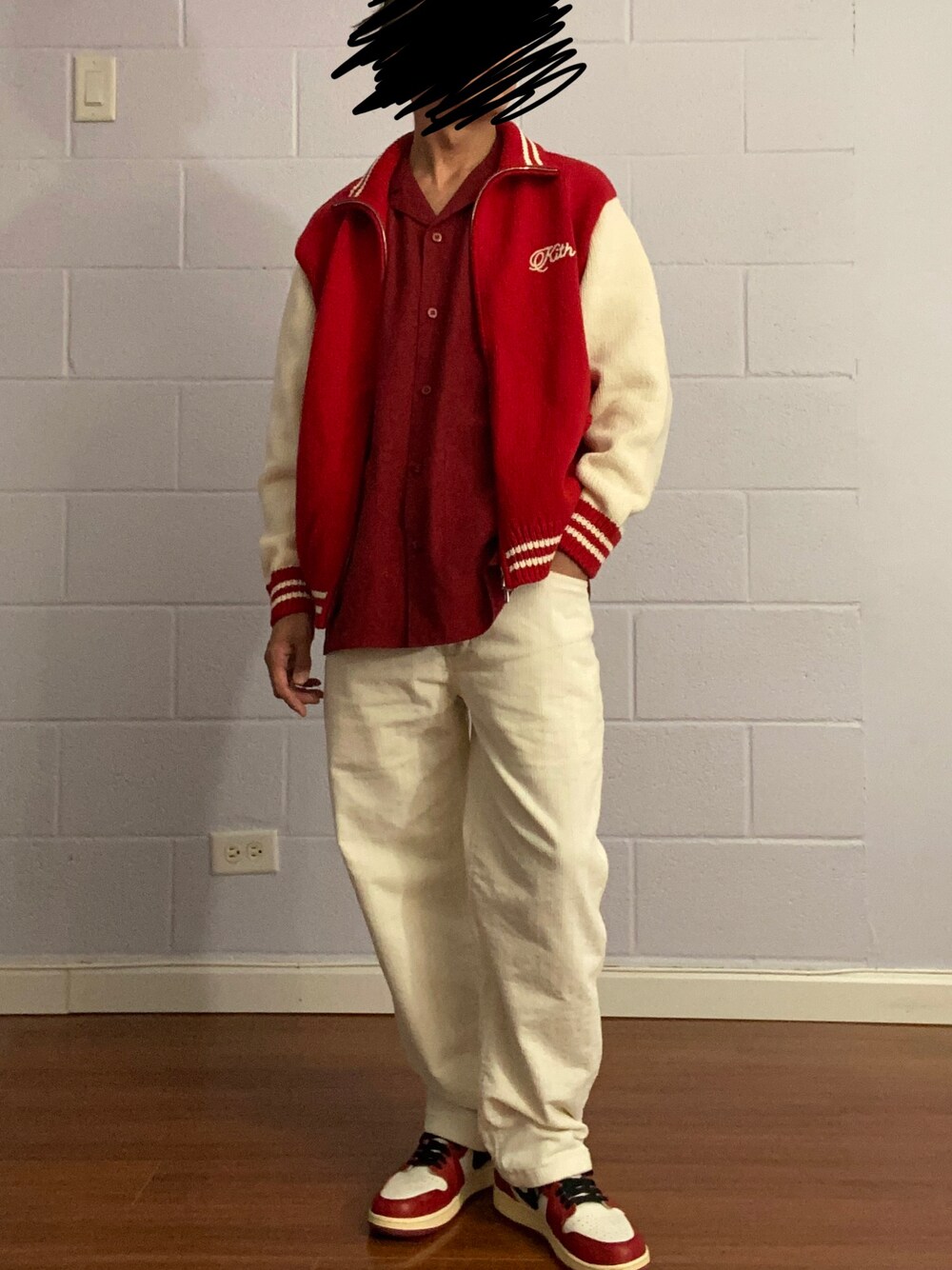 「AIR JORDAN、red、秋コーデ、kith」｜「KITHのアイテム（シャツ/ブラウス、レッド系）」を使った、Kith Su Kithさん（メンズ・160cm）の夏コーディネートの1枚目の写真