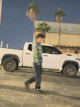 「アイテム（マウンテンパーカー）」を使った、Kith Su Kithさん（メンズ・160cm）の冬コーディネート