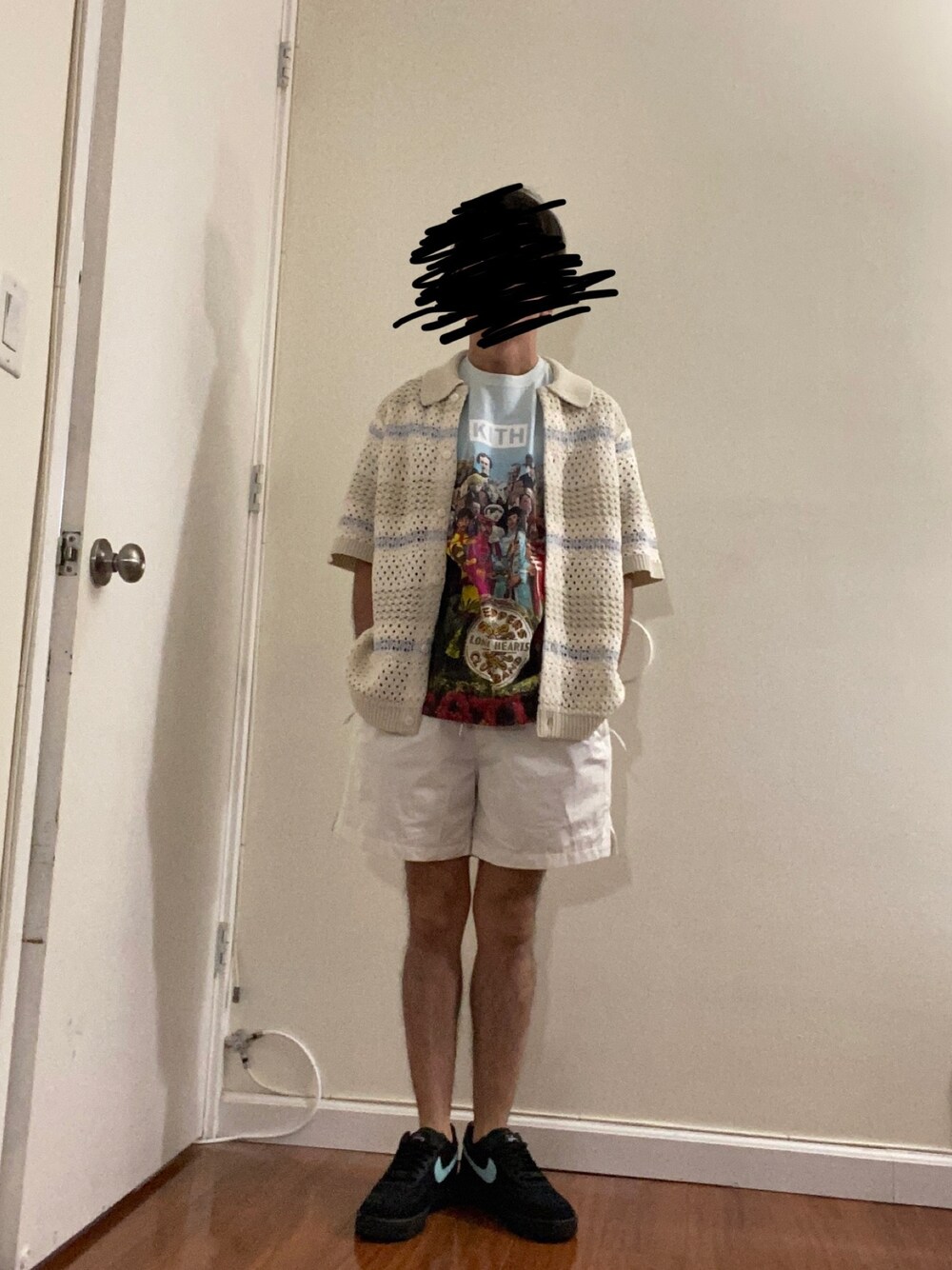 「Beatles、kith、NIKE、Tiffany、大人カジュアル」｜「KITHのアイテム（Tシャツ/カットソー、ブルー系）」を使った、Kith Su Kithさん（メンズ・160cm）の夏コーディネートの1枚目の写真