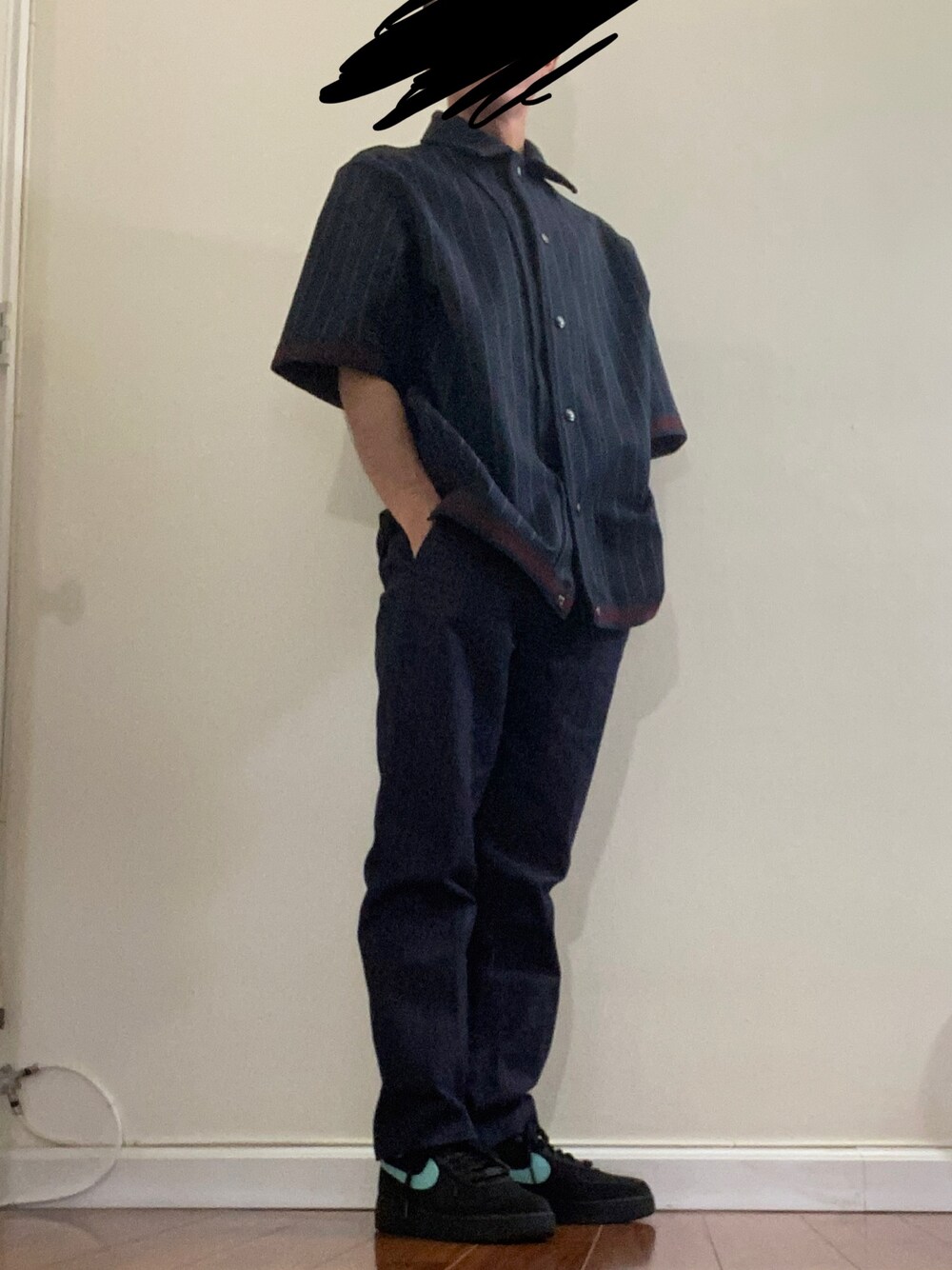「KITHのアイテム（その他アウター、ブラック系）」を使った、Kith Su Kithさん（メンズ・160cm）の春コーディネートの1枚目の写真