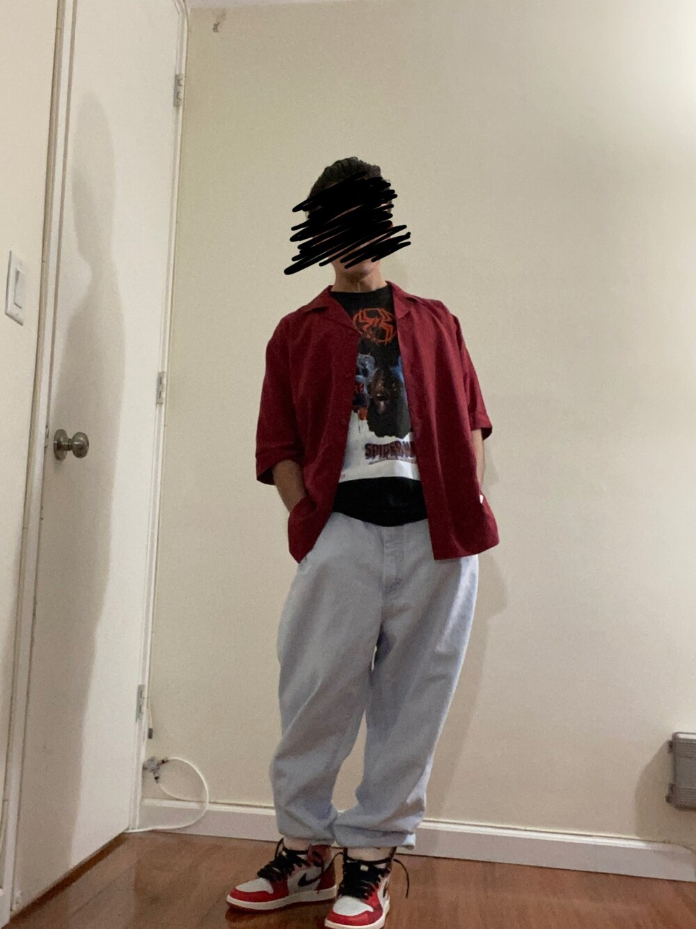 「Spider-Man、next chapter、red、aj1」｜「KITHのアイテム（シャツ/ブラウス、レッド系）」を使った、Kith Su Kithさん（メンズ・160cm）の春コーディネートの1枚目の写真